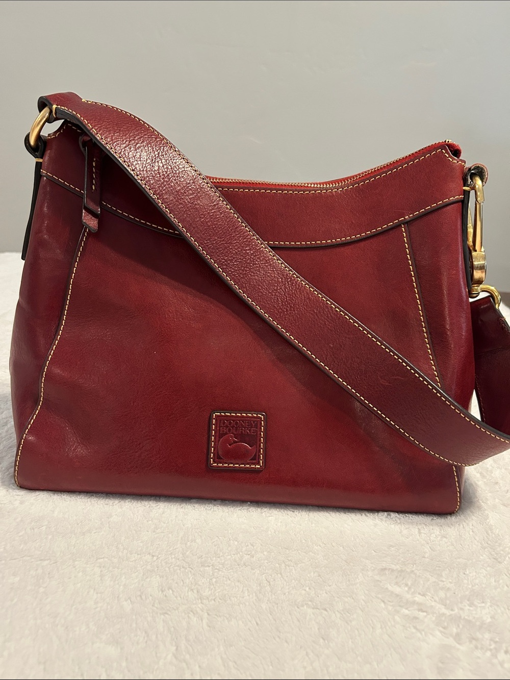 Dooney & Bourke Florentine Cassidy Wine Red Leather Large Hobo Shoulder Bag. - Picture 10 of 10